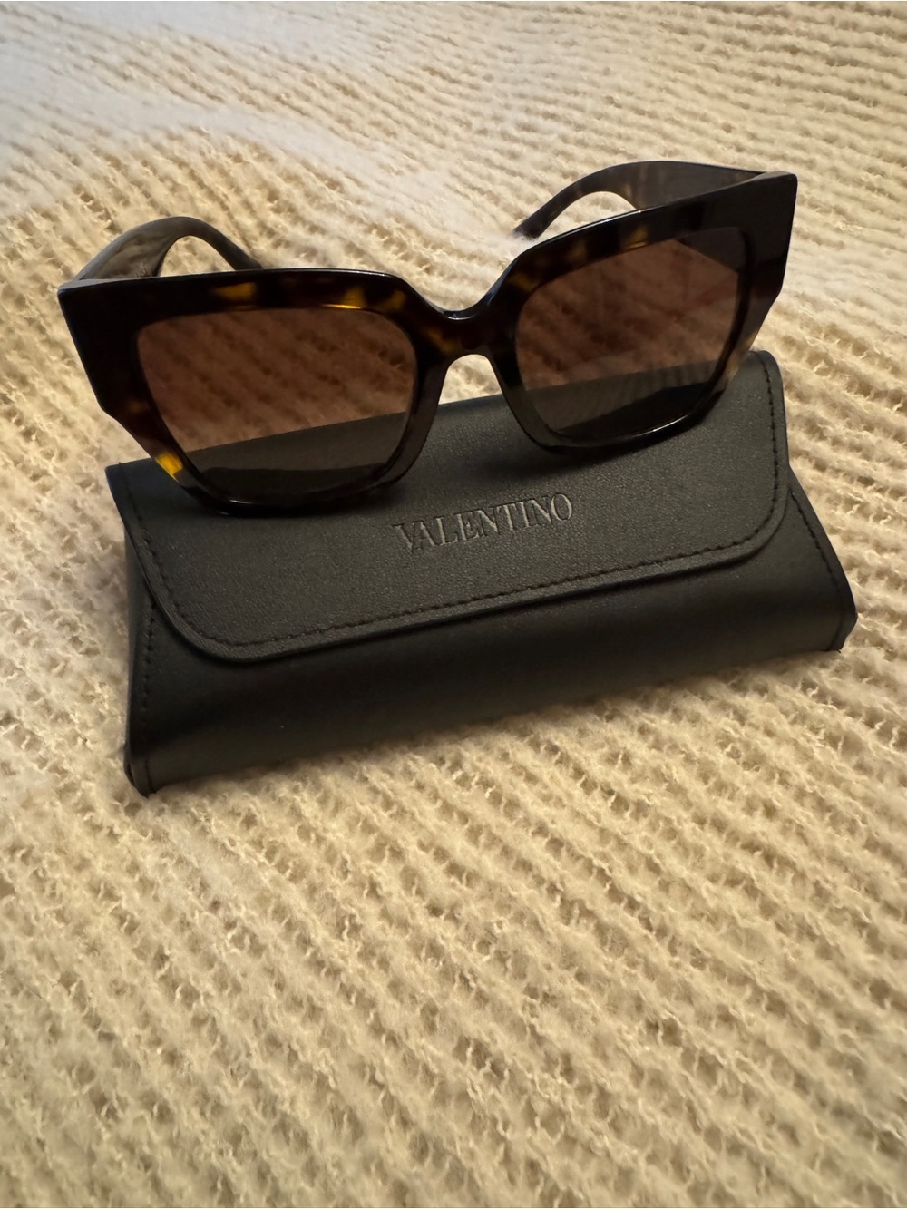 Valentino Tortoiseshell Cat-Eye Sunglasses - Brown Lenses